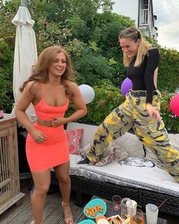 Maisie Smith feet photo thumbnail