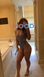 Maisie Smith feet photo thumbnail