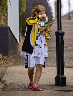 Maisie Smith feet photo thumbnail