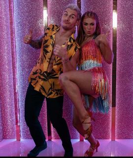 Maisie Smith feet photo thumbnail