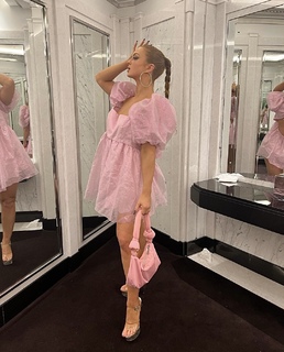 Maisie Smith feet photo thumbnail