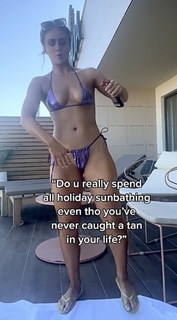 Maisie Smith feet photo thumbnail