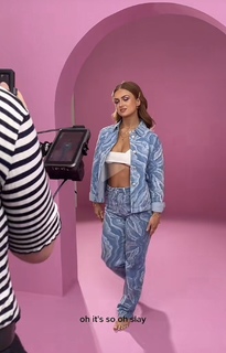 Maisie Smith feet photo thumbnail