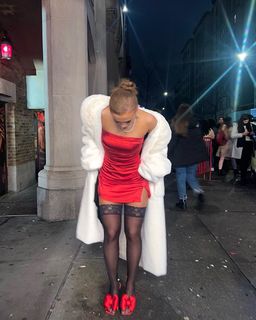 Maisie Smith feet photo thumbnail