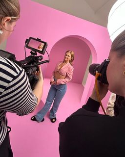 Maisie Smith feet photo thumbnail