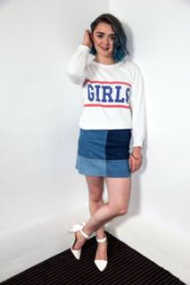 Maisie Williams feet photo thumbnail
