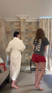 Maisie Williams feet photo thumbnail