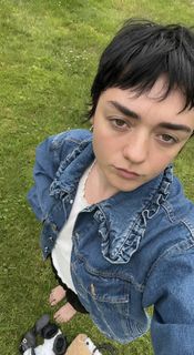 Maisie Williams feet photo 5