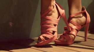 Maite Perroni feet photo thumbnail