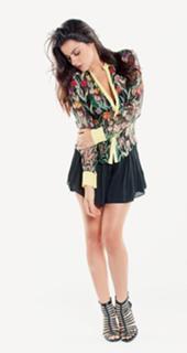 Maite Perroni feet photo thumbnail