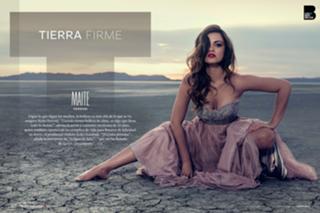 Maite Perroni feet photo thumbnail