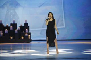 Maite Perroni feet photo thumbnail