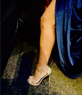 Maite Perroni feet photo thumbnail