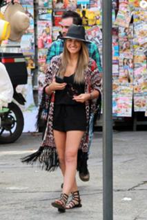 Maite Perroni feet photo thumbnail