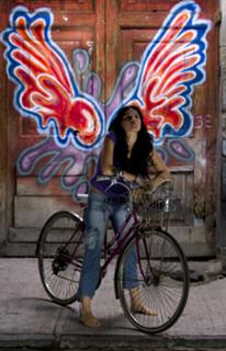 Maite Perroni feet photo thumbnail