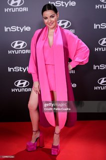 Maite Perroni feet photo thumbnail