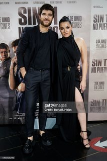 Maite Perroni feet photo thumbnail