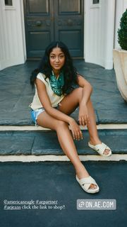 Maitreyi Ramakrishnan feet photo thumbnail