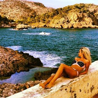 Maja Suput feet photo thumbnail