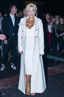 Maja Suput feet photo thumbnail