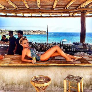 Maja Suput feet photo thumbnail