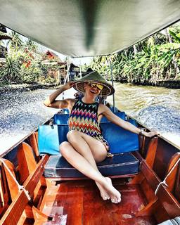 Maja Suput feet photo thumbnail