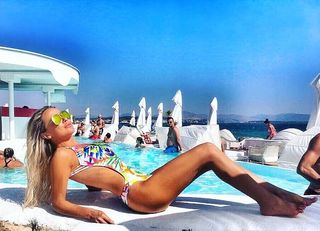 Maja Suput feet photo thumbnail