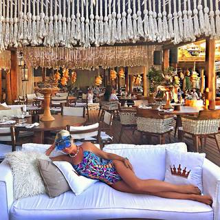 Maja Suput feet photo thumbnail