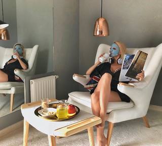 Maja Suput feet photo thumbnail