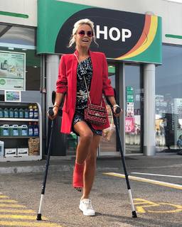 Maja Suput feet photo thumbnail