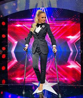 Maja Suput feet photo thumbnail