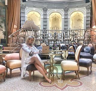 Maja Suput feet photo thumbnail