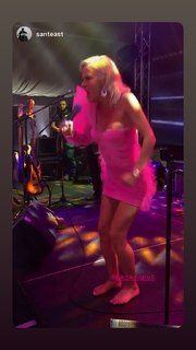 Maja Suput feet photo thumbnail