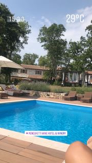 Maja Suput feet photo thumbnail