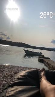 Maja Suput feet photo thumbnail