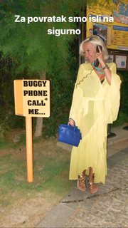 Maja Suput feet photo thumbnail