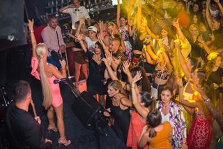 Maja Suput feet photo thumbnail