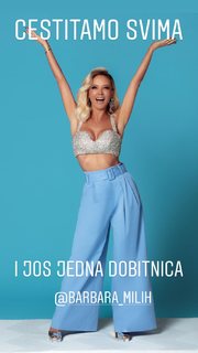 Maja Suput feet photo thumbnail