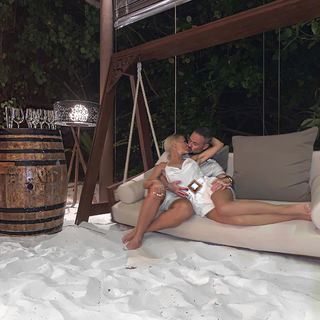 Maja Suput feet photo thumbnail