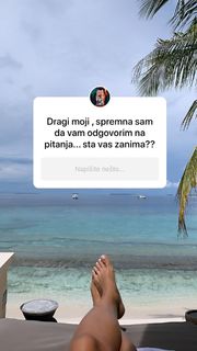 Maja Suput feet photo thumbnail