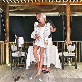 Maja Suput feet photo thumbnail