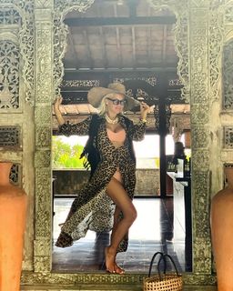 Maja Suput feet photo thumbnail