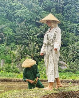 Maja Suput feet photo thumbnail