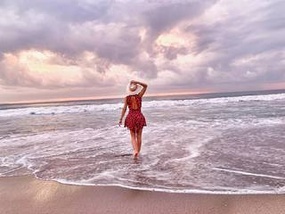 Maja Suput feet photo thumbnail