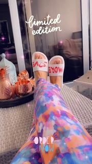 Maja Suput feet photo thumbnail