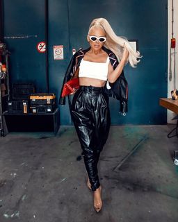 Maja Suput feet photo thumbnail