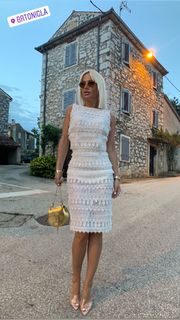 Maja Suput feet photo thumbnail