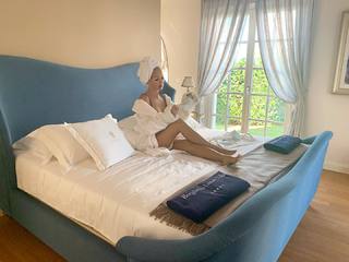 Maja Suput feet photo thumbnail