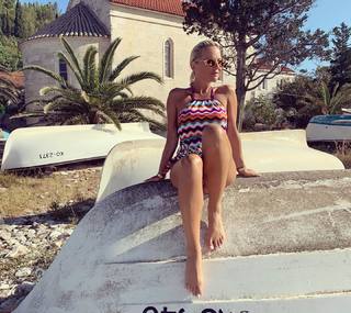 Maja Suput feet photo thumbnail