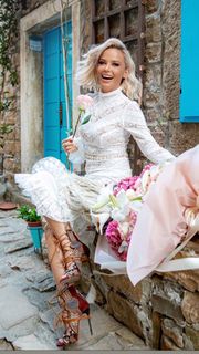 Maja Suput feet photo thumbnail